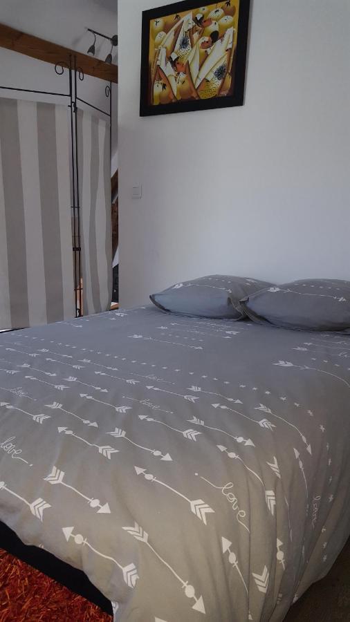 La Maison Des Chiens Rouges Berneuil-sur-Aisne Extérieur photo